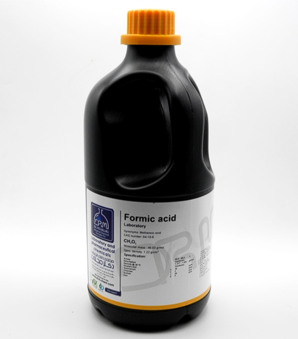 بطری اسید فرمیک خالص (HCOOH) برای استفاده در آزمایشگاه